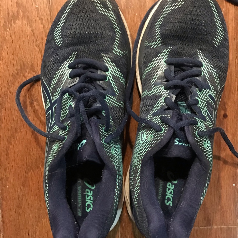 Asics Gel Nimbus 20 size 9.5